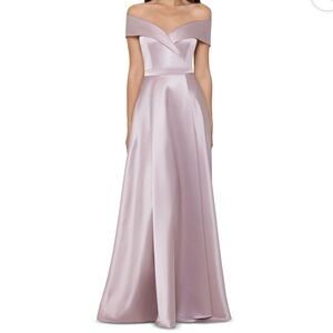 NWT 4P- Elegant off the shoulder dress. XSCAPE. 4P